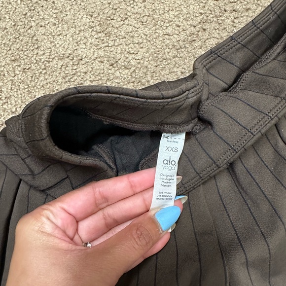 Alo high waisted zip it flare leggings- espresso and black color - Picture 3 of 5